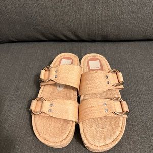 Cute Dolce Vita slides size 7.5